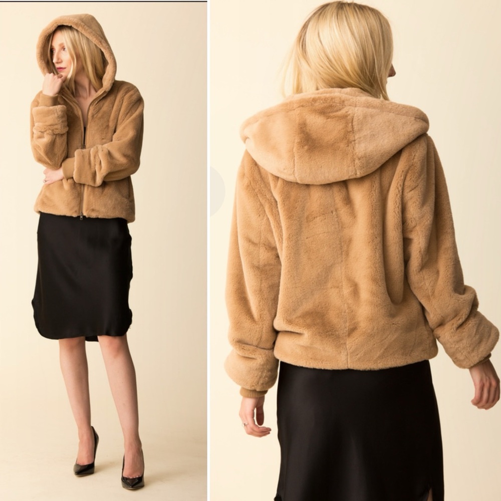 VINCE Plush Hoodie in Sand Dollar